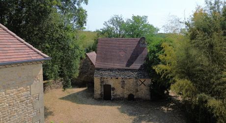 Charming property with swimming pool and 6,268 m² of land