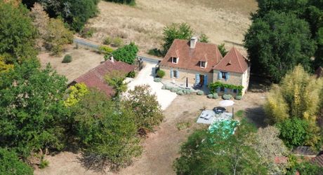 Charming property with swimming pool and 6,268 m² of land