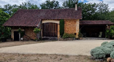Charming property with swimming pool and 6,268 m² of land
