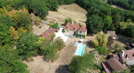 Charming property with swimming pool and 6,268 m² of land