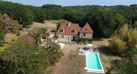 Charming property with swimming pool and 6,268 m² of land