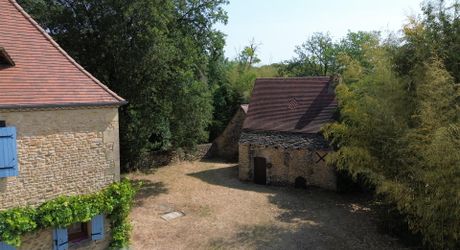 Charming property with swimming pool and 6,268 m² of land