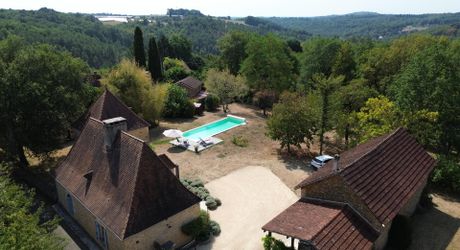 Charming property with swimming pool and 6,268 m² of land