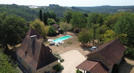 Charming property with swimming pool and 6,268 m² of land