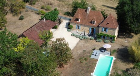Charming property with swimming pool and 6,268 m² of land