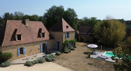 Charming property with swimming pool and 6,268 m² of land