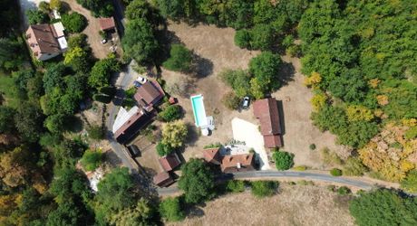 Charming property with swimming pool and 6,268 m² of land