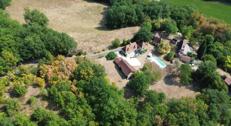 Charming property with swimming pool and 6,268 m² of land