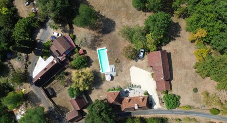 Charming property with swimming pool and 6,268 m² of land
