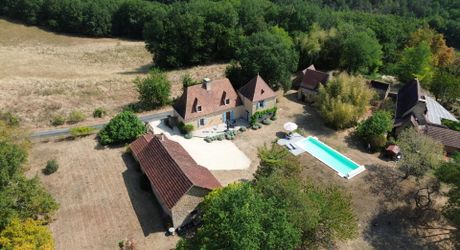 Charming property with swimming pool and 6,268 m² of land