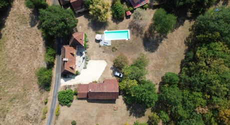 Charming property with swimming pool and 6,268 m² of land