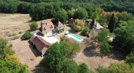 Charming property with swimming pool and 6,268 m² of land