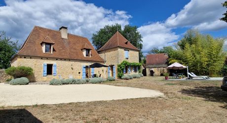 Charming property with swimming pool and 6,268 m² of land