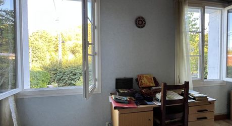 L'opportunité que vous attendiez pour devenir propriétaire! Maison à vendre, 2 chambres, une véranda et un garage. 