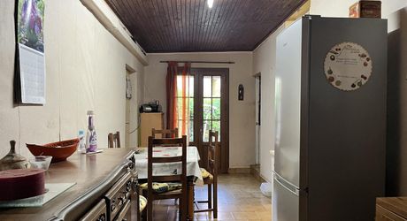 L'opportunité que vous attendiez pour devenir propriétaire! Maison à vendre, 2 chambres, une véranda et un garage. 