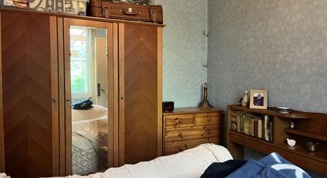 L'opportunité que vous attendiez pour devenir propriétaire! Maison à vendre, 2 chambres, une véranda et un garage. 
