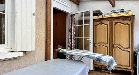 L'opportunité que vous attendiez pour devenir propriétaire! Maison à vendre, 2 chambres, une véranda et un garage. 