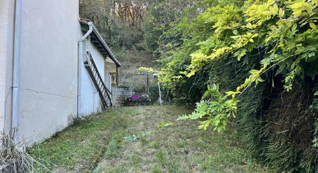 L'opportunité que vous attendiez pour devenir propriétaire! Maison à vendre, 2 chambres, une véranda et un garage. 