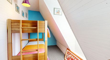 De la pierre de taille et un vrai potentiel de projet à deux pas de Saint-Cyprien et tous ses commerces.