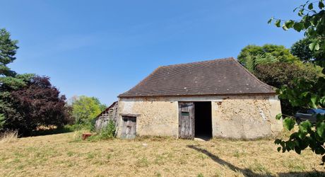 Ensemble Perigordin à rénover avec 1423m2 de terrain