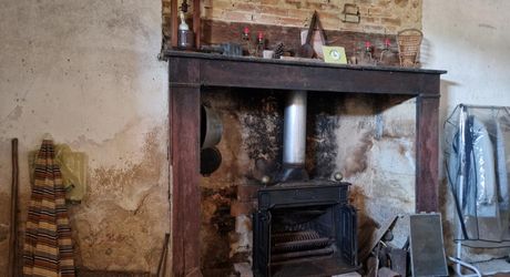 Ensemble Perigordin à rénover avec 1423m2 de terrain