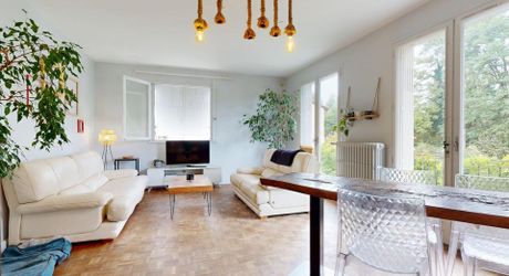 Maison contemporaine avec piscine à deux pas des commerces !