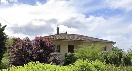 Maison contemporaine avec piscine à deux pas des commerces !