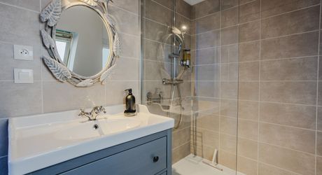 Périgord noir : maison pleine de charme avec piscine et jardin