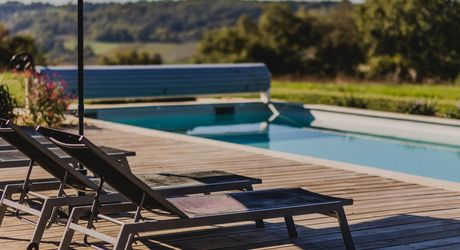 Périgord noir : maison pleine de charme avec piscine et jardin