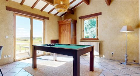 Périgord noir : maison pleine de charme avec piscine et jardin