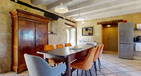 Périgord noir : maison pleine de charme avec piscine et jardin