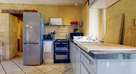 Périgord noir : maison pleine de charme avec piscine et jardin