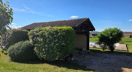 Périgord noir : maison pleine de charme avec piscine et jardin