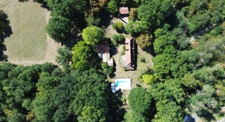 Propriété de caractère sur les hauteurs de la Vallée de la Vézère en Perigord Noir.