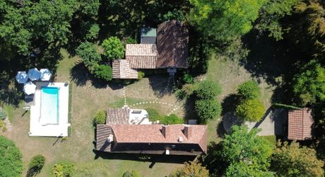 Propriété de caractère sur les hauteurs de la Vallée de la Vézère en Perigord Noir.