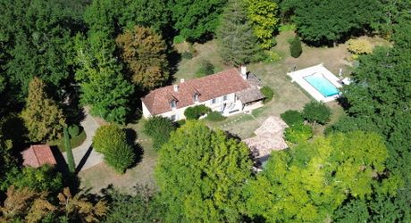 Propriété de caractère sur les hauteurs de la Vallée de la Vézère en Perigord Noir.