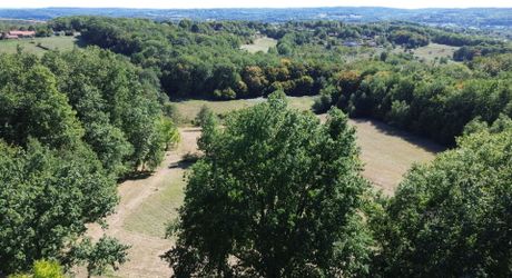 Propriété de caractère sur les hauteurs de la Vallée de la Vézère en Perigord Noir.