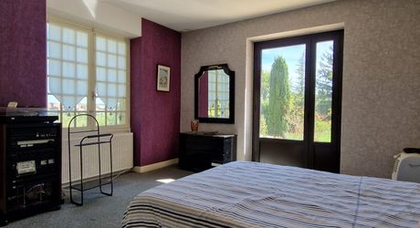 Grande maison style périgourdin avec panorama sur la Bastide