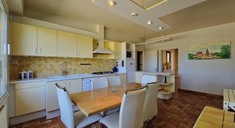 Grande maison style périgourdin avec panorama sur la Bastide