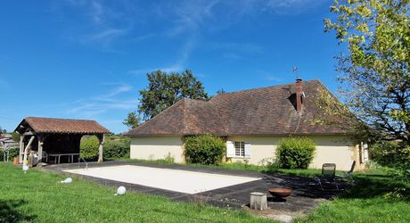 Grande maison style périgourdin avec panorama sur la Bastide