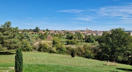 Grande maison style périgourdin avec panorama sur la Bastide