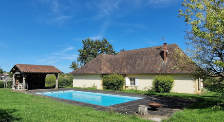 Grande maison style périgourdin avec panorama sur la Bastide