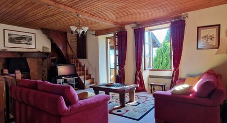 Maison de caractère en pierres avec jardin et dépendance