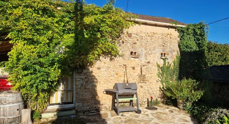 Authentique maison perigordine en pierres, rénovée avec piscine et Jardin