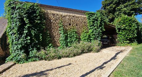 Authentique maison perigordine en pierres, rénovée avec piscine et Jardin