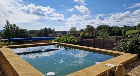 Authentique maison perigordine en pierres, rénovée avec piscine et Jardin