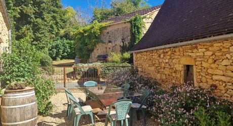 Authentique maison perigordine en pierres, rénovée avec piscine et Jardin
