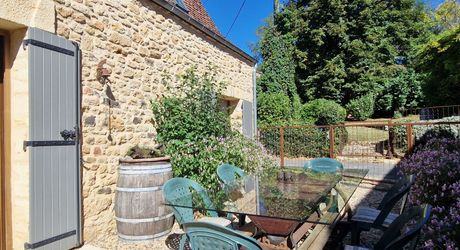 Authentique maison perigordine en pierres, rénovée avec piscine et Jardin