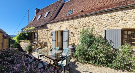 Authentique maison perigordine en pierres, rénovée avec piscine et Jardin