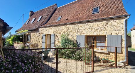 Authentique maison perigordine en pierres, rénovée avec piscine et Jardin